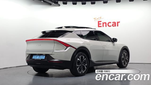 Kia EV6 2023 — photo 2