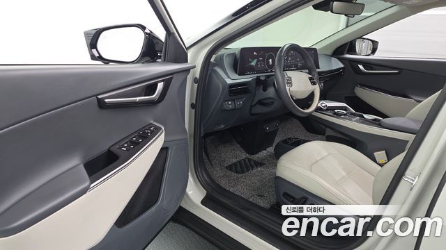 Kia EV6 2023 — photo 13