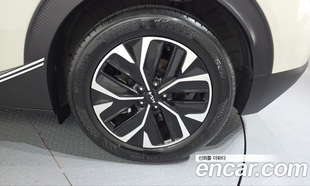 Kia EV6 2023 — photo 7