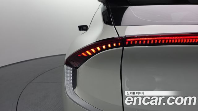 Kia EV6 2023 — photo 9