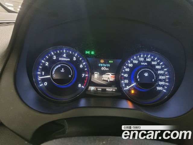 Hyundai Grandeur 2011 — photo 8