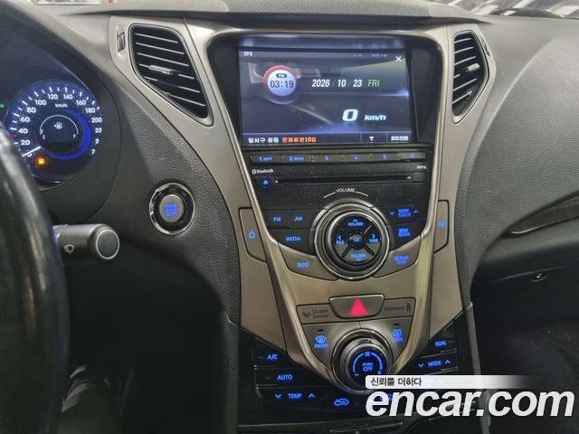 Hyundai Grandeur 2011 — photo 17