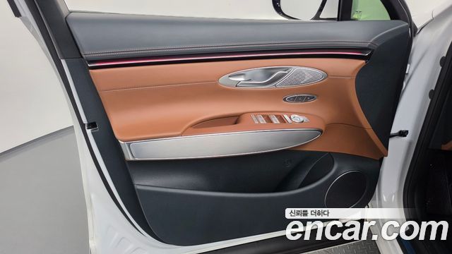 Genesis GV70 2025 — photo 14