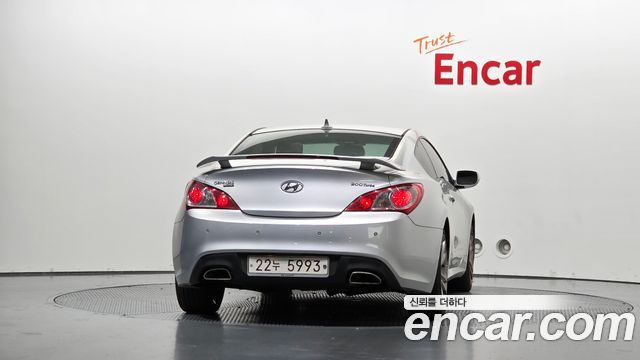 Hyundai Genesis 2011 — photo 4