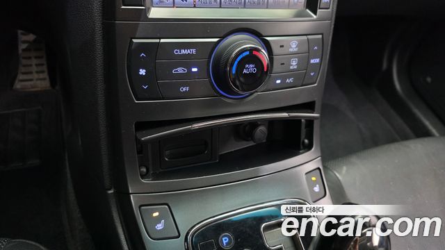 Hyundai Genesis 2011 — photo 23