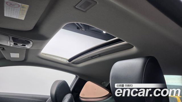 Hyundai Genesis 2011 — photo 25