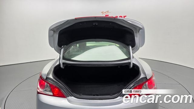 Hyundai Genesis 2011 — photo 26