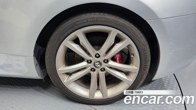 Hyundai Genesis 2011 — photo 7