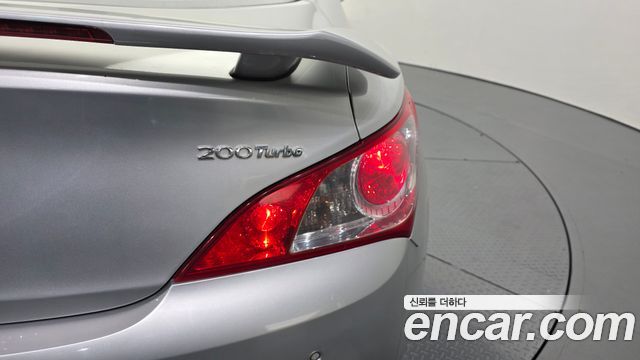 Hyundai Genesis 2011 — photo 9