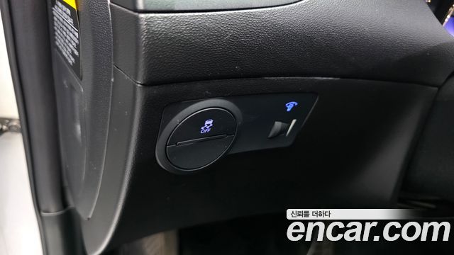 Hyundai Genesis 2011 — photo 28