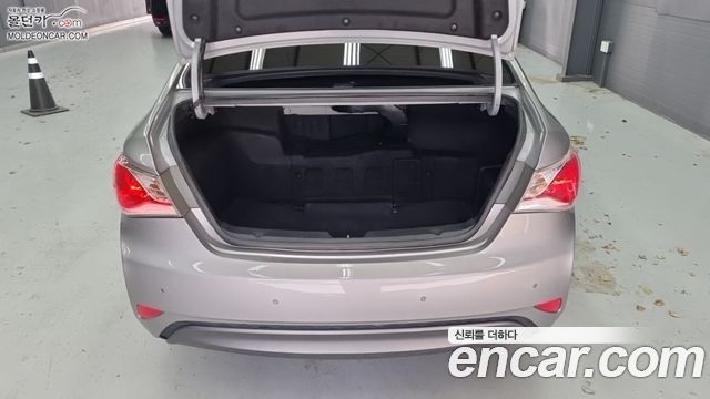 Hyundai Sonata 2012 — photo 18