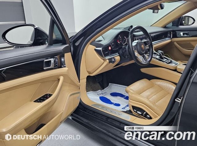 Porsche Panamera 2018 — photo 11
