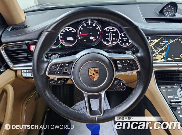 Porsche Panamera 2018 — photo 13