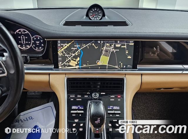 Porsche Panamera 2018 — photo 14