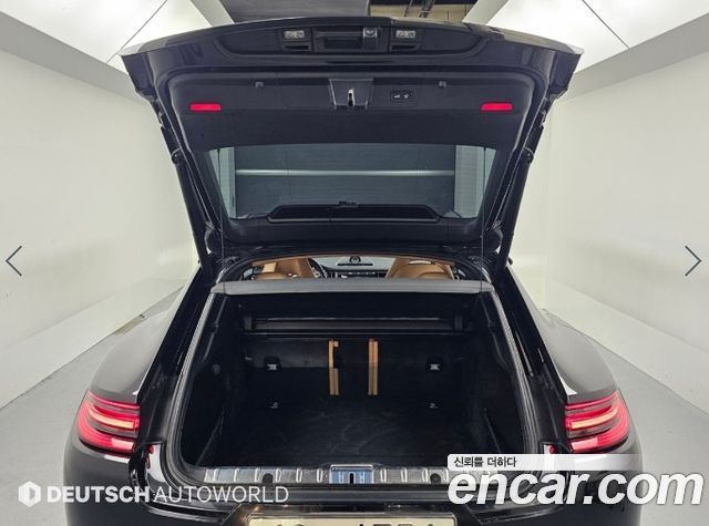 Porsche Panamera 2018 — photo 19