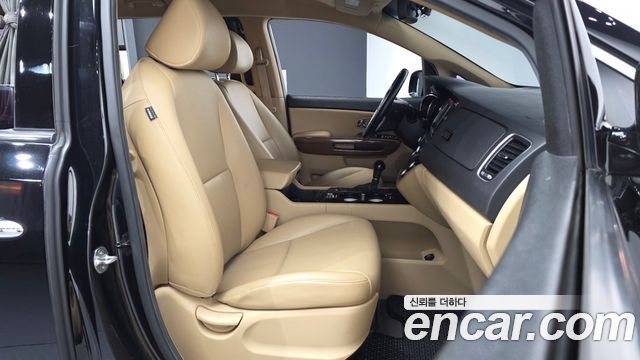 Kia Canival 2016 — photo 17