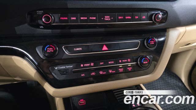Kia Canival 2016 — photo 22