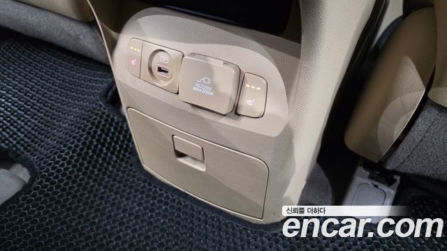 Kia Canival 2016 — photo 24