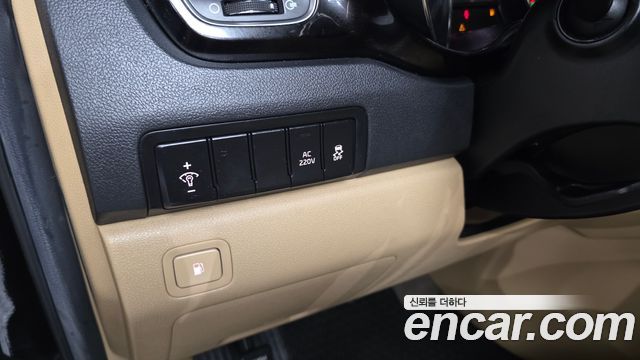 Kia Canival 2016 — photo 29