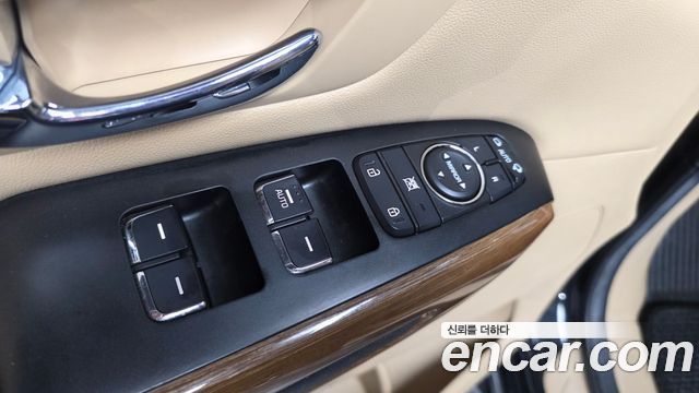 Kia Canival 2016 — photo 30
