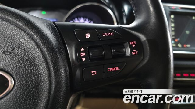 Kia Canival 2016 — photo 32