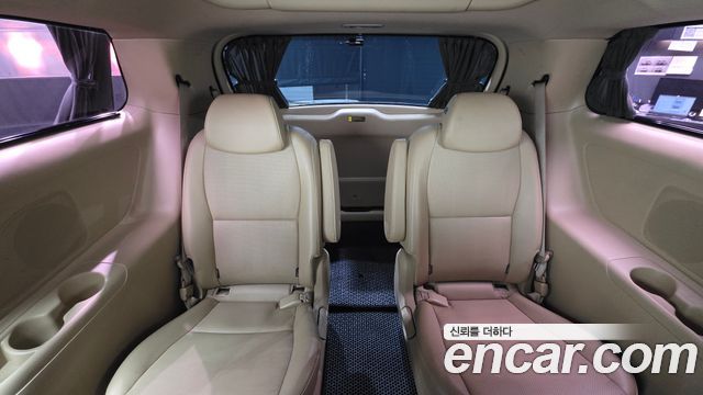 Kia Canival 2016 — photo 34