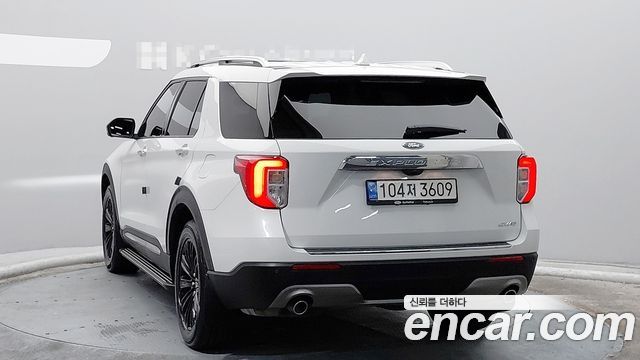 Ford Explorer 2021 — photo 2
