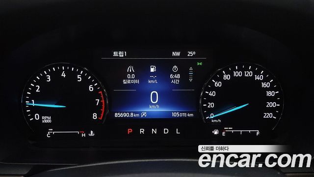 Ford Explorer 2021 — photo 8
