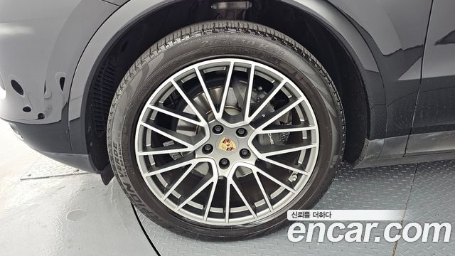 Porsche Cayenne 2023 — photo 5