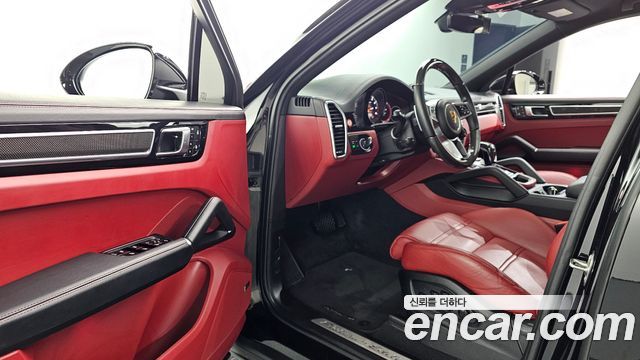 Porsche Cayenne 2023 — photo 10