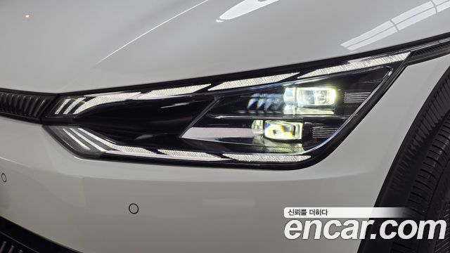Kia EV6 2023 — photo 8