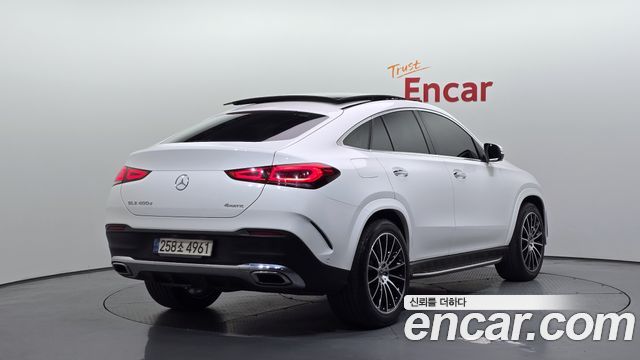 Mercedes-Benz GLE-Class 2022 — photo 2