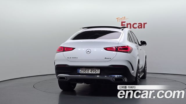Mercedes-Benz GLE-Class 2022 — photo 4