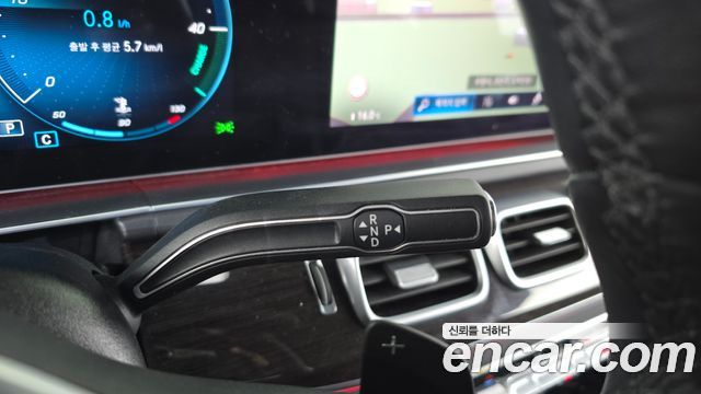 Mercedes-Benz GLE-Class 2022 — photo 12