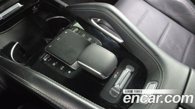 Mercedes-Benz GLE-Class 2022 — photo 24