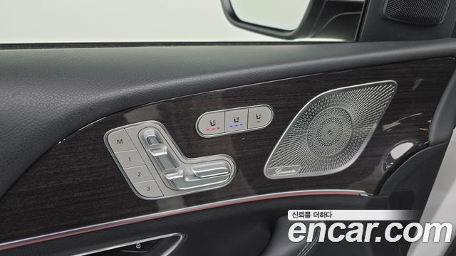 Mercedes-Benz GLE-Class 2022 — photo 26