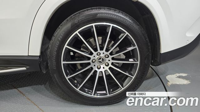 Mercedes-Benz GLE-Class 2022 — photo 7