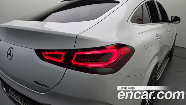 Mercedes-Benz GLE-Class 2022 — photo 9