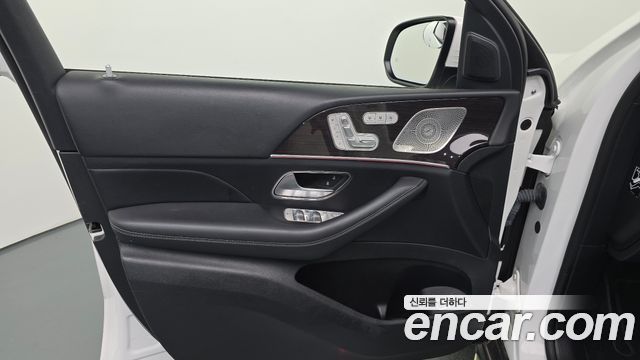 Mercedes-Benz GLE-Class 2022 — photo 14