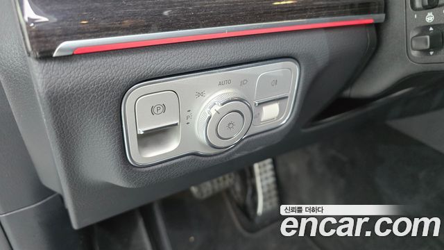 Mercedes-Benz GLE-Class 2022 — photo 29