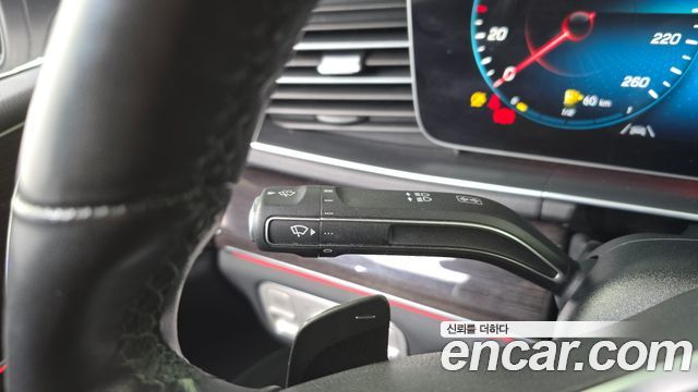 Mercedes-Benz GLE-Class 2022 — photo 30