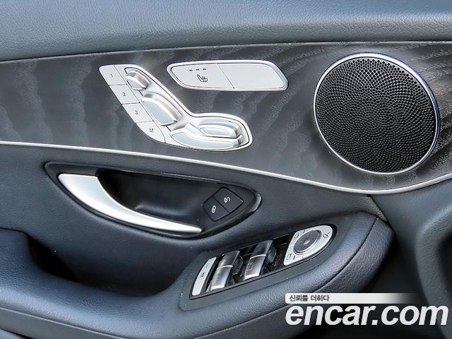 Mercedes-Benz GLC-Class 2019 — photo 11