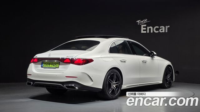 Mercedes-Benz E-Class 2026 — photo 2