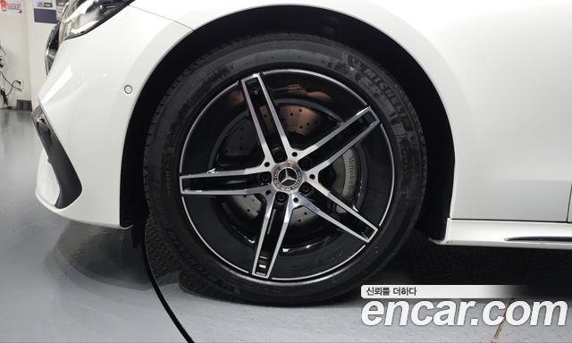 Mercedes-Benz E-Class 2026 — photo 5