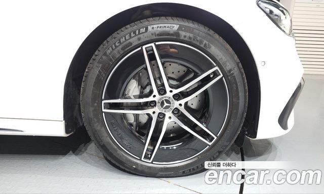 Mercedes-Benz E-Class 2026 — photo 7