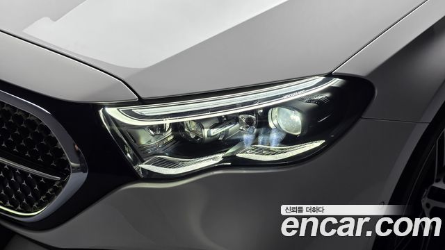 Mercedes-Benz E-Class 2026 — photo 8