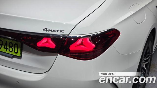 Mercedes-Benz E-Class 2026 — photo 9