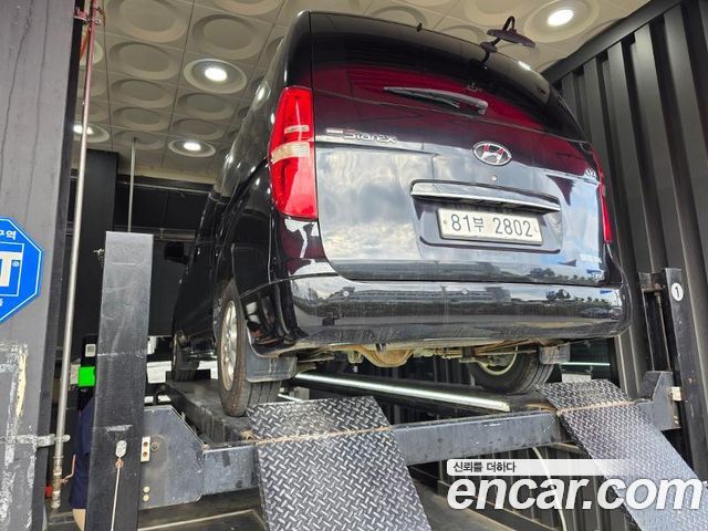 Hyundai Starex 2013 — photo 2