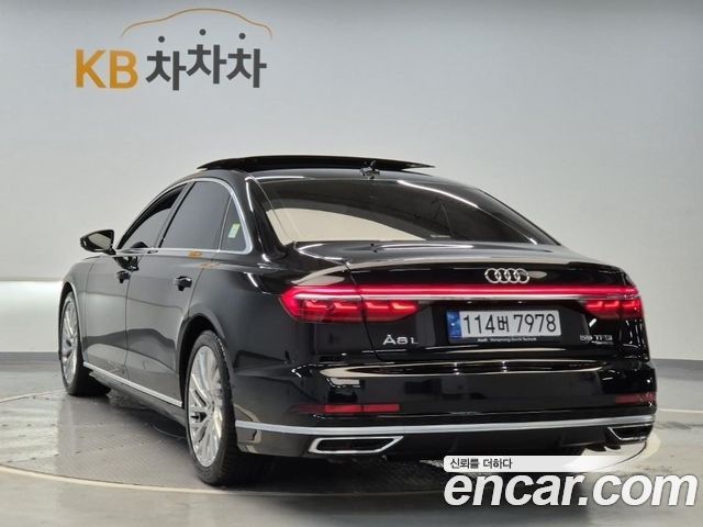 Audi A8 2021 — photo 3