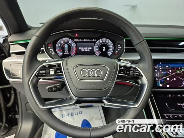 Audi A8 2021 — photo 13